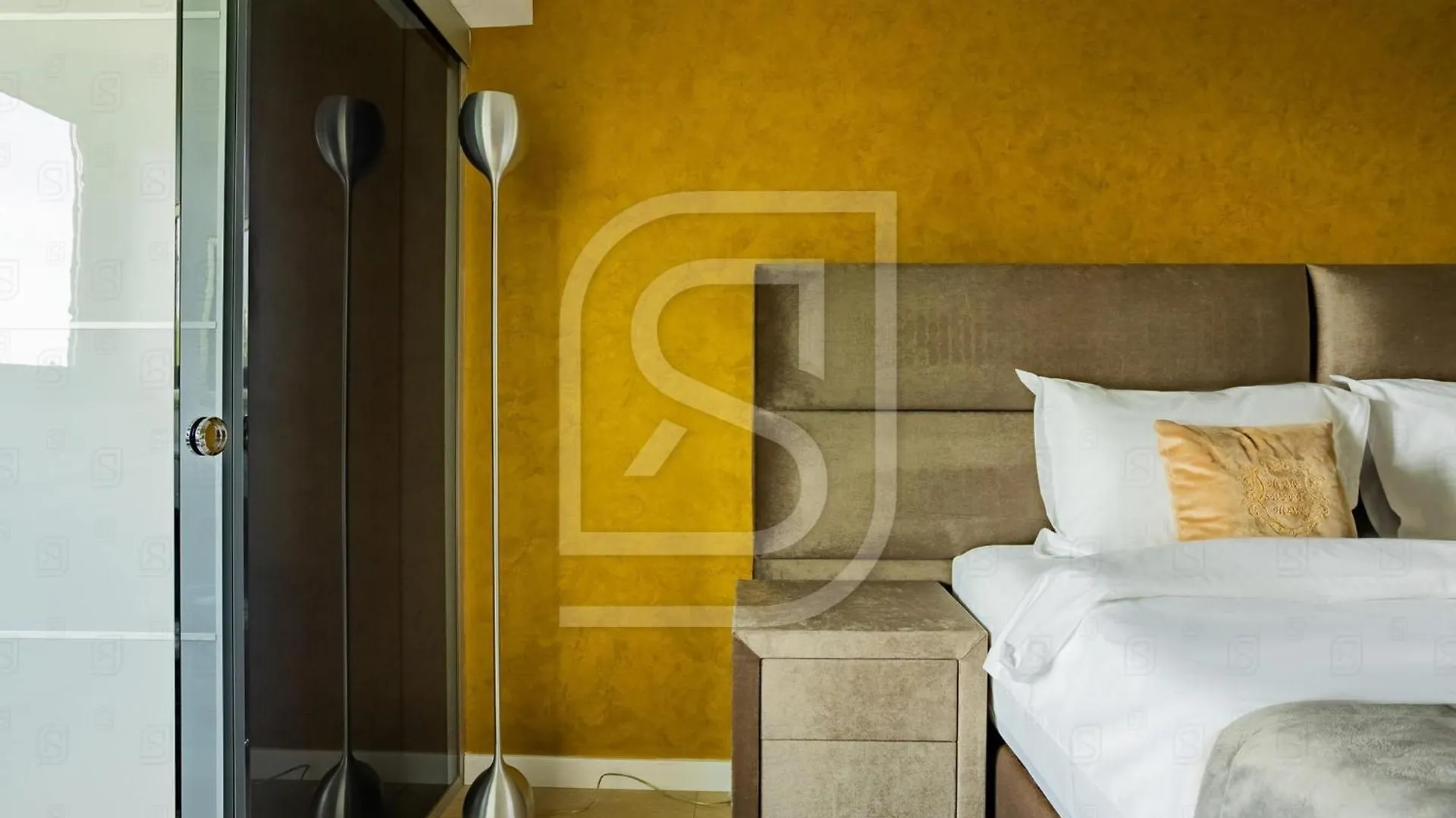 Junior By Kristal Collection Apartment Bucharest Romania